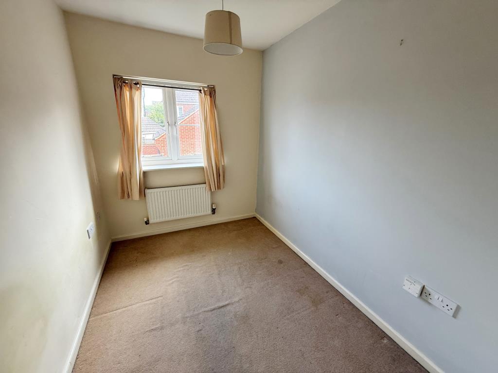 Lot: 137 - MID-TERRACE HOUSE FOR REFURBISHMENT - Bedroom 2